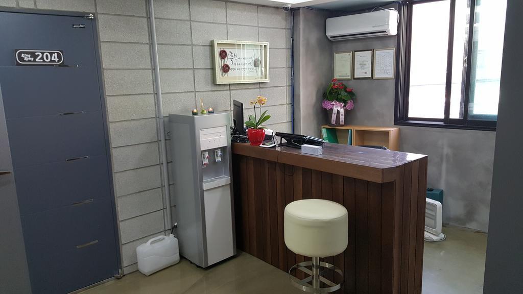 Kingkong Guesthouse Μπουσάν Δωμάτιο φωτογραφία
